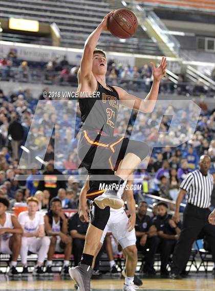 Thumbnail 1 in O'Dea vs. Garfield (WIAA 3A Quarterfinal) photogallery.
