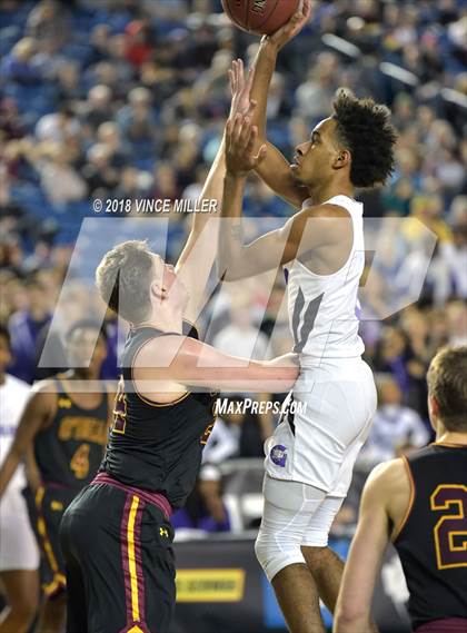 Thumbnail 2 in O'Dea vs. Garfield (WIAA 3A Quarterfinal) photogallery.