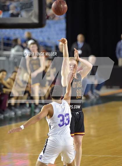 Thumbnail 1 in O'Dea vs. Garfield (WIAA 3A Quarterfinal) photogallery.