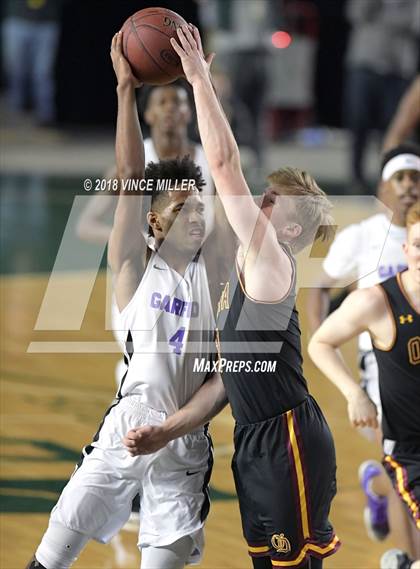 Thumbnail 2 in O'Dea vs. Garfield (WIAA 3A Quarterfinal) photogallery.
