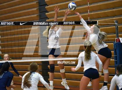 Thumbnail 2 in La Costa Canyon vs. Skyview (Durango Fall Classic) photogallery.