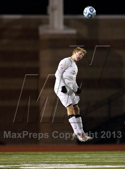 Thumbnail 2 in Denver East vs. Rock Canyon (CHSAA 5A Semifinal) photogallery.