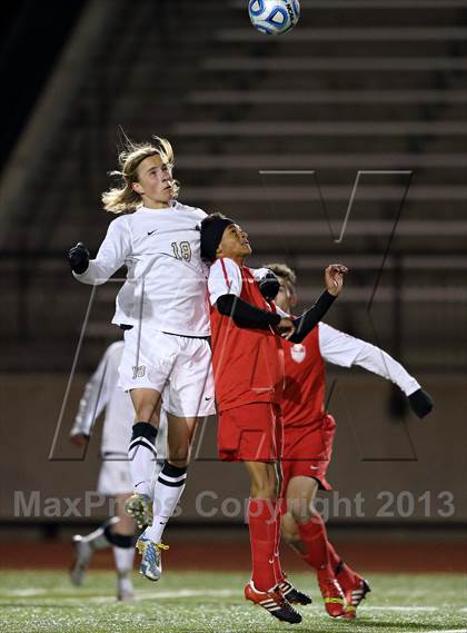 Thumbnail 2 in Denver East vs. Rock Canyon (CHSAA 5A Semifinal) photogallery.