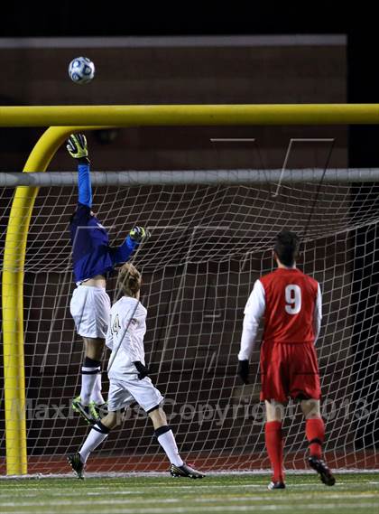 Thumbnail 2 in Denver East vs. Rock Canyon (CHSAA 5A Semifinal) photogallery.