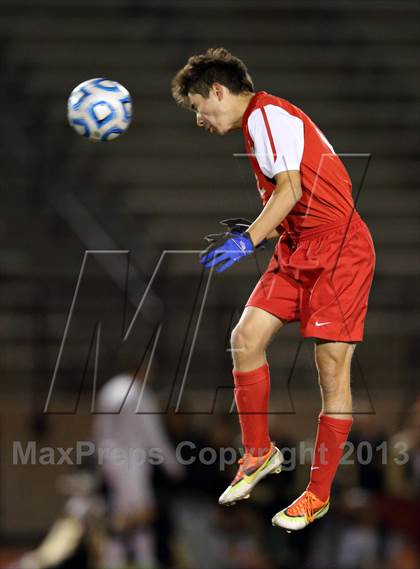 Thumbnail 3 in Denver East vs. Rock Canyon (CHSAA 5A Semifinal) photogallery.