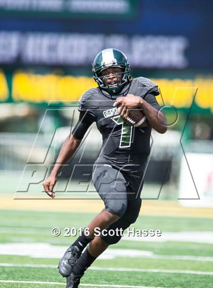 Thumbnail 3 in Cass Tech vs. Oak Park photogallery.