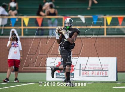 Thumbnail 2 in Cass Tech vs. Oak Park photogallery.