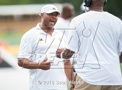 Thumbnail 3 in Cass Tech vs. Oak Park photogallery.