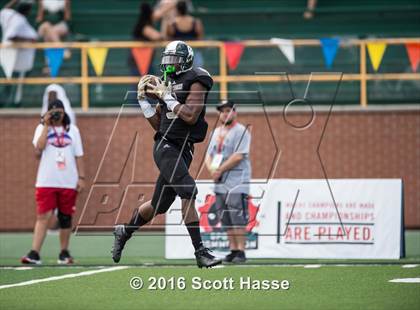 Thumbnail 1 in Cass Tech vs. Oak Park photogallery.