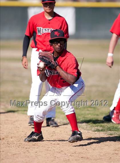 Thumbnail 2 in Rancho Verde vs. Victor Valley photogallery.