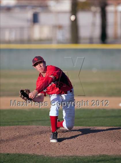 Thumbnail 2 in Rancho Verde vs. Victor Valley photogallery.