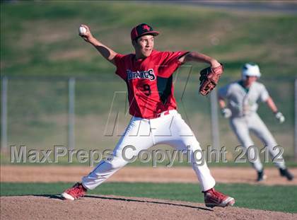 Thumbnail 1 in Rancho Verde vs. Victor Valley photogallery.