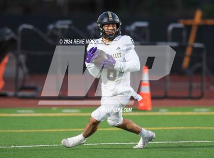 Thumbnail 2 in Golden Valley vs South Pasadena photogallery.