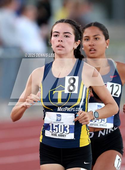 Thumbnail 2 in Halden Invitational - 3200 Meter photogallery.