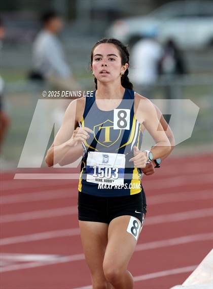 Thumbnail 1 in Halden Invitational - 3200 Meter photogallery.