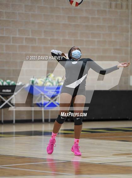 Thumbnail 3 in Arvada West @ Bear Creek photogallery.