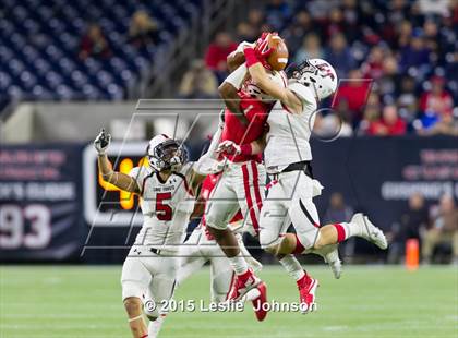 Thumbnail 2 in Katy vs. Lake Travis (UIL 6A Division II Final) photogallery.