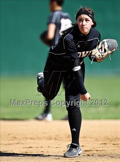 Thumbnail 2 in Bowie vs. Aledo (Aledo/Azle/Springtown Tournament) photogallery.