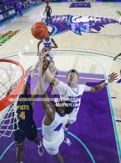 Thumbnail 3 in Winter Haven vs Vashon (city of Palms Classic) photogallery.
