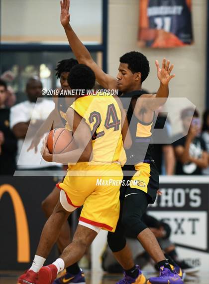Thumbnail 2 in Monteverde Academy vs. Oak Hill Academy (ARS/Rescue Rooter National Hoopfest) photogallery.