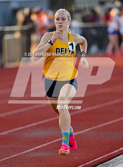 Thumbnail 1 in IHSAA Pike Regional (800 Meter)  photogallery.