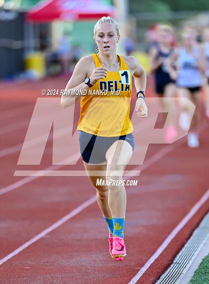 Thumbnail 1 in IHSAA Pike Regional (800 Meter)  photogallery.