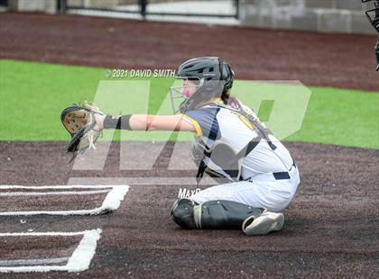 Thumbnail 2 in Liberty North vs Oak Park - MSHSAA Dist. Playoffs photogallery.