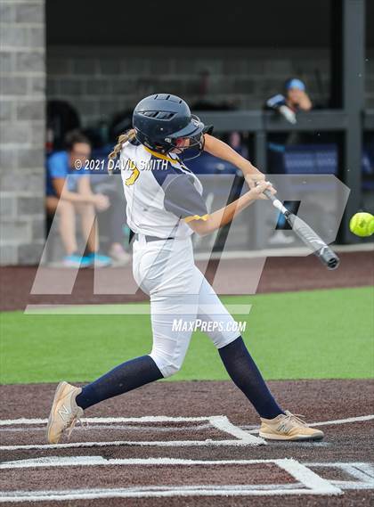Thumbnail 3 in Liberty North vs Oak Park - MSHSAA Dist. Playoffs photogallery.