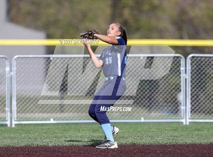Thumbnail 1 in Liberty North vs Oak Park - MSHSAA Dist. Playoffs photogallery.