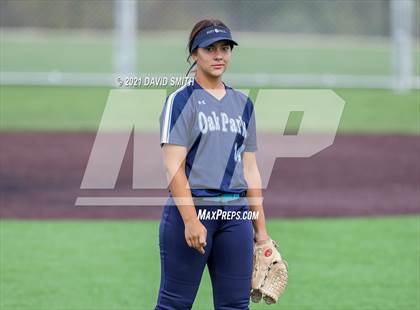 Thumbnail 2 in Liberty North vs Oak Park - MSHSAA Dist. Playoffs photogallery.