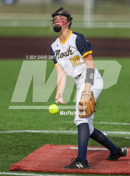 Thumbnail 3 in Liberty North vs Oak Park - MSHSAA Dist. Playoffs photogallery.