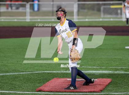 Thumbnail 3 in Liberty North vs Oak Park - MSHSAA Dist. Playoffs photogallery.