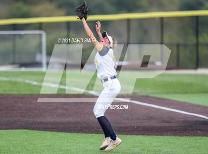 Thumbnail 2 in Liberty North vs Oak Park - MSHSAA Dist. Playoffs photogallery.