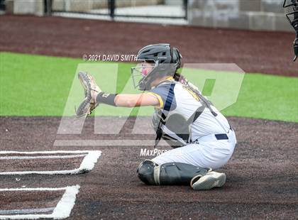 Thumbnail 1 in Liberty North vs Oak Park - MSHSAA Dist. Playoffs photogallery.