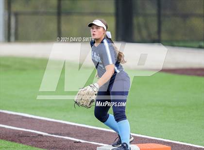 Thumbnail 1 in Liberty North vs Oak Park - MSHSAA Dist. Playoffs photogallery.
