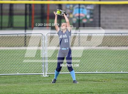 Thumbnail 3 in Liberty North vs Oak Park - MSHSAA Dist. Playoffs photogallery.