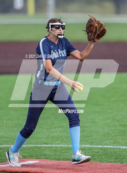 Thumbnail 1 in Liberty North vs Oak Park - MSHSAA Dist. Playoffs photogallery.