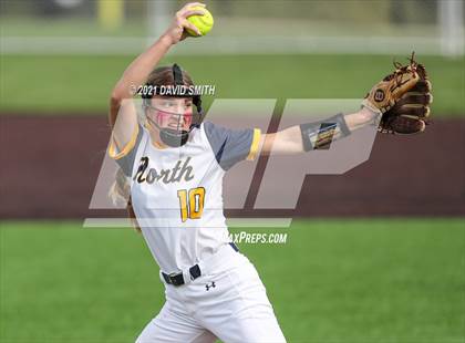 Thumbnail 1 in Liberty North vs Oak Park - MSHSAA Dist. Playoffs photogallery.