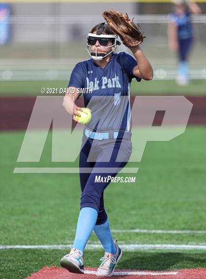 Thumbnail 2 in Liberty North vs Oak Park - MSHSAA Dist. Playoffs photogallery.