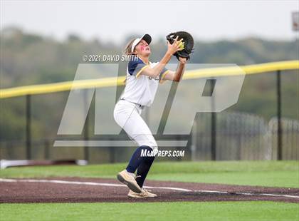 Thumbnail 2 in Liberty North vs Oak Park - MSHSAA Dist. Playoffs photogallery.