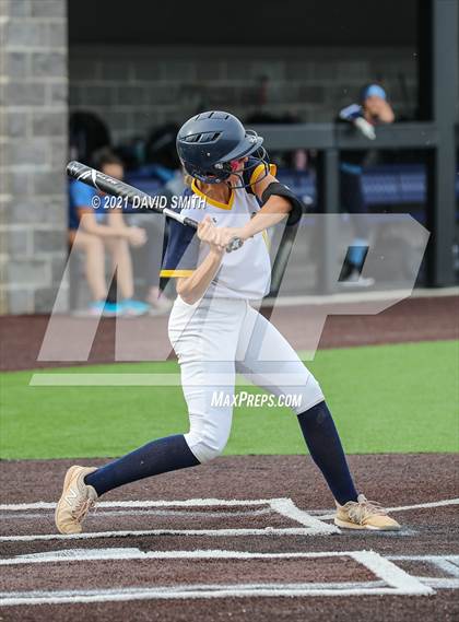 Thumbnail 2 in Liberty North vs Oak Park - MSHSAA Dist. Playoffs photogallery.