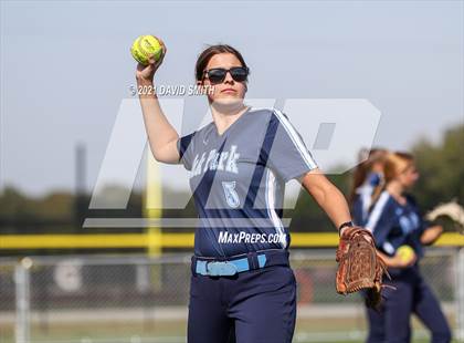 Thumbnail 3 in Liberty North vs Oak Park - MSHSAA Dist. Playoffs photogallery.