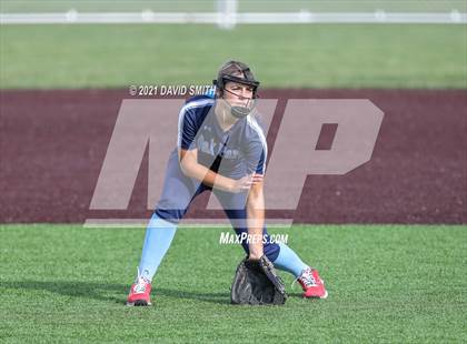 Thumbnail 3 in Liberty North vs Oak Park - MSHSAA Dist. Playoffs photogallery.