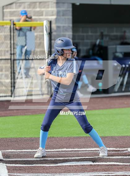 Thumbnail 3 in Liberty North vs Oak Park - MSHSAA Dist. Playoffs photogallery.
