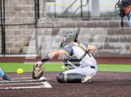 Thumbnail 3 in Liberty North vs Oak Park - MSHSAA Dist. Playoffs photogallery.