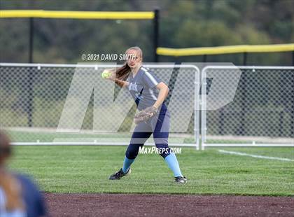 Thumbnail 1 in Liberty North vs Oak Park - MSHSAA Dist. Playoffs photogallery.
