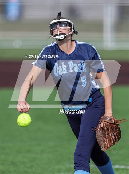Thumbnail 2 in Liberty North vs Oak Park - MSHSAA Dist. Playoffs photogallery.