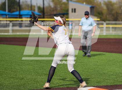 Thumbnail 3 in Liberty North vs Oak Park - MSHSAA Dist. Playoffs photogallery.