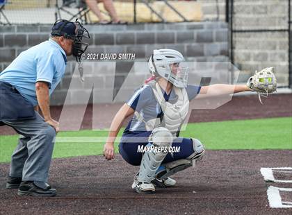 Thumbnail 3 in Liberty North vs Oak Park - MSHSAA Dist. Playoffs photogallery.