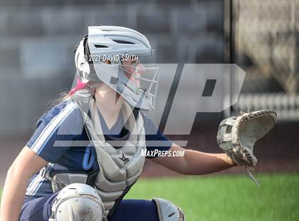Thumbnail 1 in Liberty North vs Oak Park - MSHSAA Dist. Playoffs photogallery.